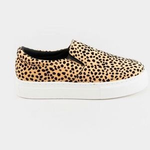 Qupid platform animal print flat shoe size 7